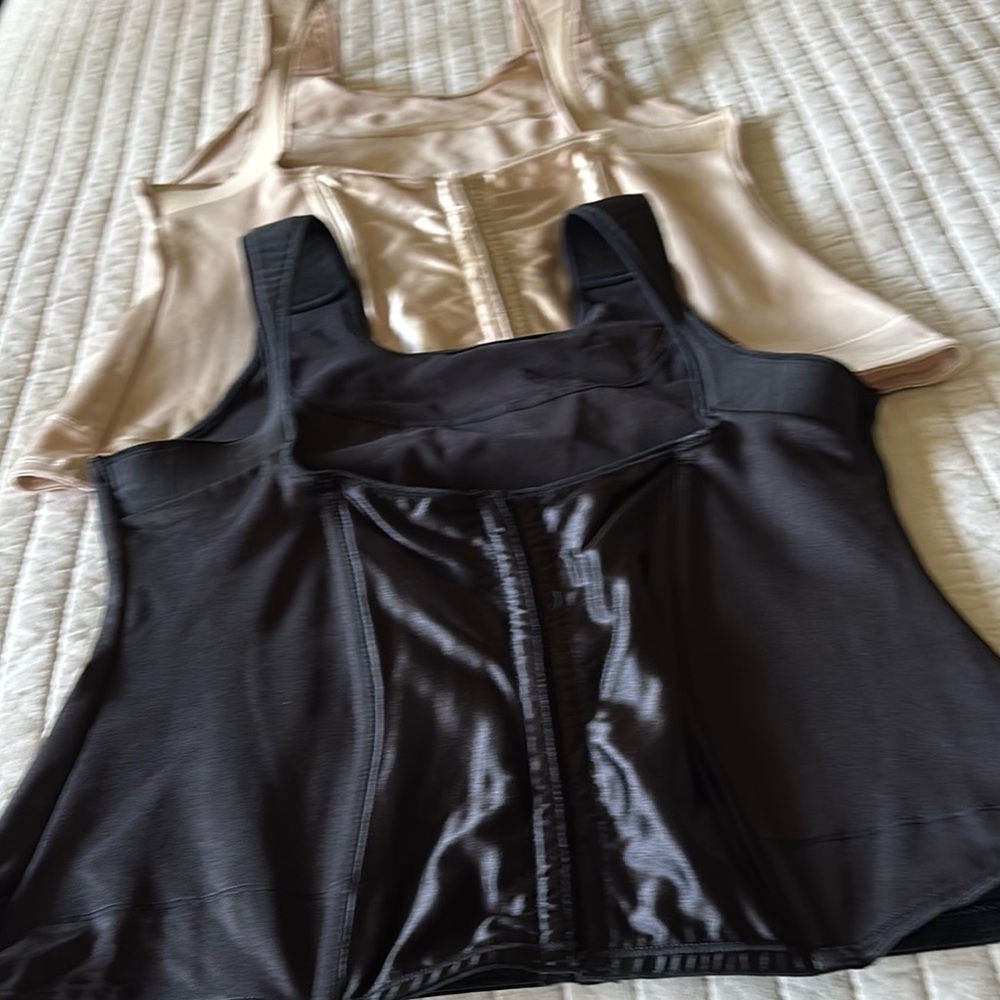 Cabernet Shapeware a Black and Tan XL $20